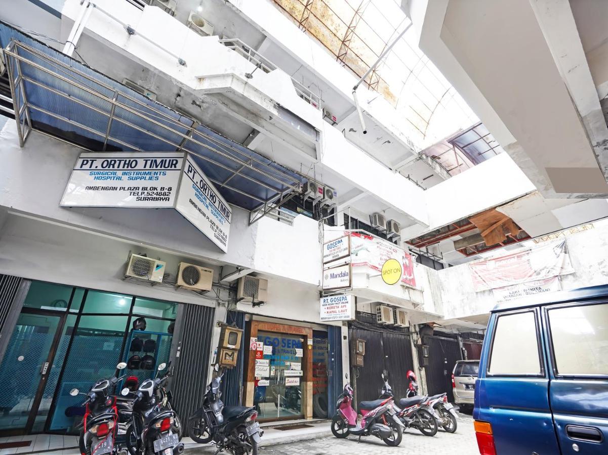 Spot On 90147 Gosepa Ambengan Plaza Hotel สุราบายา ภายนอก รูปภาพ