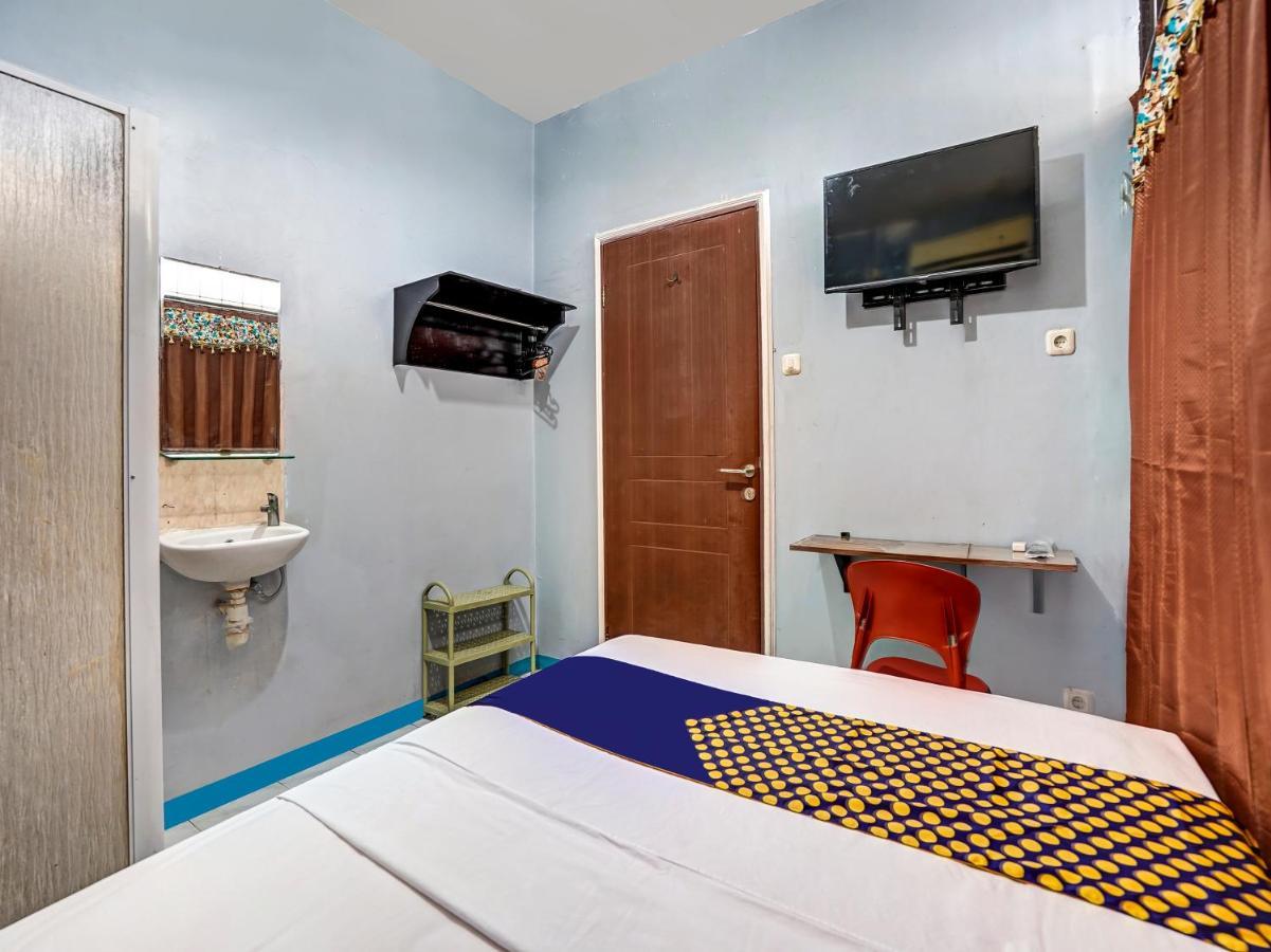 Spot On 90147 Gosepa Ambengan Plaza Hotel สุราบายา ภายนอก รูปภาพ