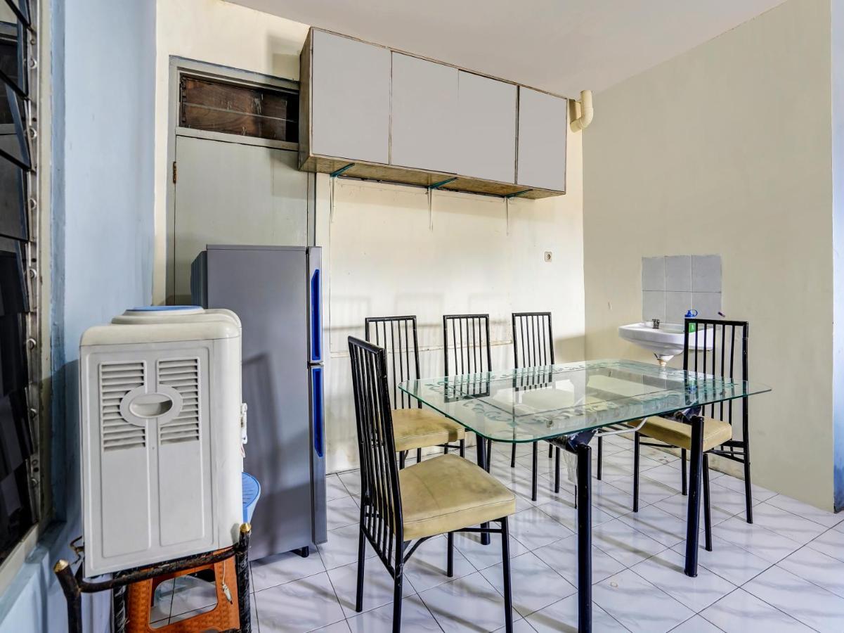 Spot On 90147 Gosepa Ambengan Plaza Hotel สุราบายา ภายนอก รูปภาพ